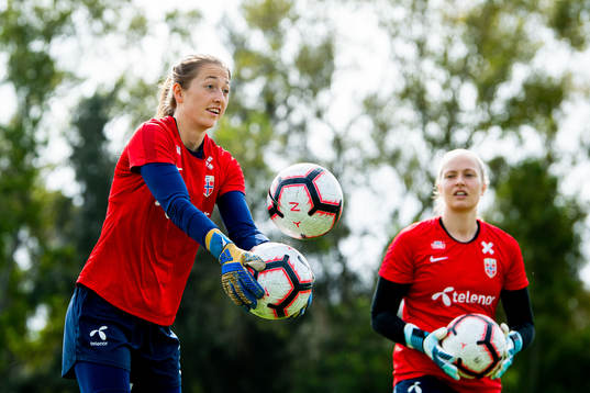 Goalkeepers Cecilie Hauståker Fiskerstrand and Aurora