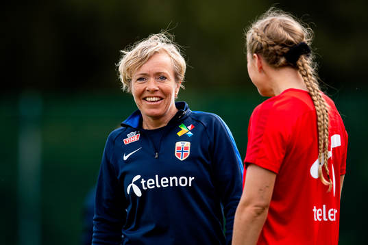 Gunnvor Halmøy, physio, and Lisa-Marie Karlseng Utland of