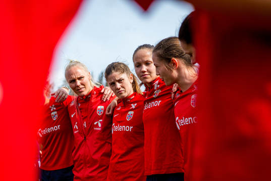 Maria Thorisdottir, Maren Mjelde, Guro Reiten and Tuva