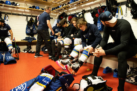 Leksands  spelarna innan ishockeymatchen i SHL mellan