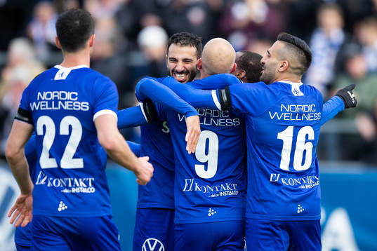 IFK Göteborgs Robin Söder jublar med lagkamrater