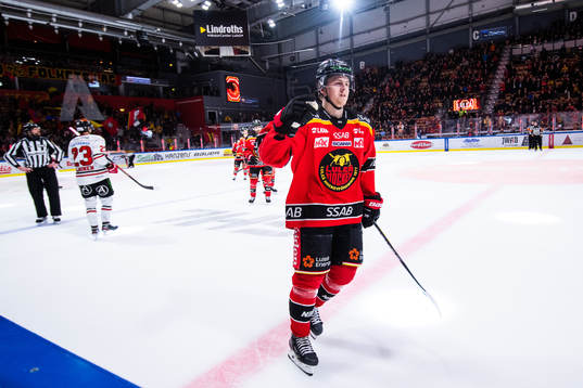 Luleås Jesper Sellgren jublar
