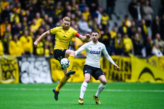 Elfsborgs Sivert Heltne Nilsen och Örebros Simon Amin