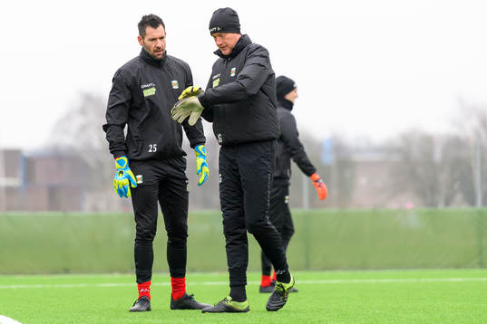 Varbergs målvakt Stojan Lukic och målvaktstränare Jonas