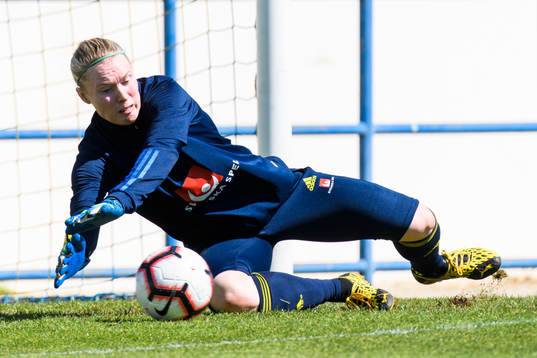 Goalkeeper Hedvig Lindahl