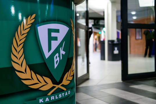 Färjestads logga på en monter
