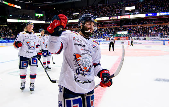 Linköpings Joe Whitney jublar