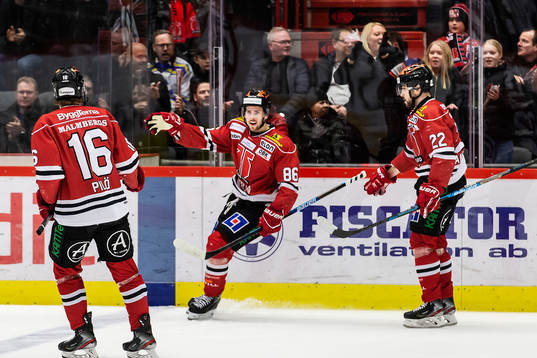 Örebros Mathias Bromé jublar