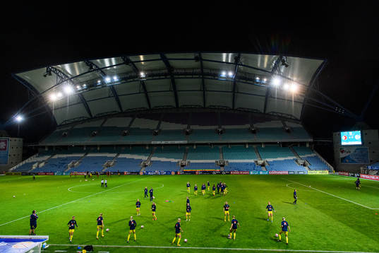 Player of Sweden warm up