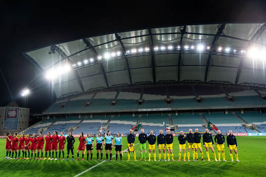 Players line up