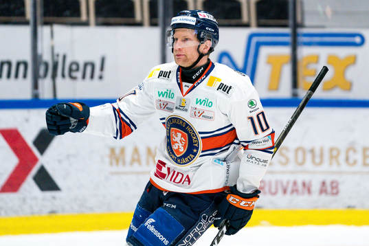 Växjös Richard Gynge jublar