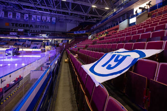 Toma läktare i Tegera Arena innan ishockeymatchen i SHL