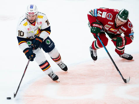 Djurgårdens Niclas Bergfors och Frölundas Jacob Peterson