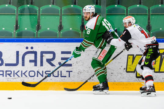 Rögles Dennis Everberg och Malmö Redhawks Carl-Johan Lerby
