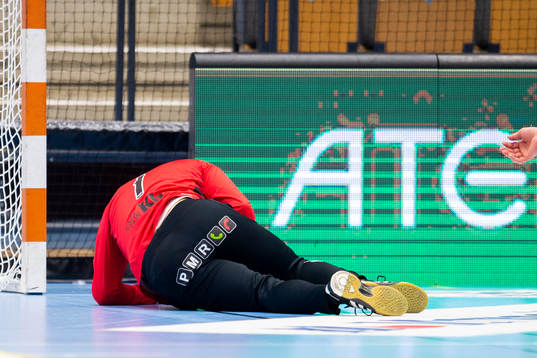 Kristianstads målvakt Leo Larsson har ont