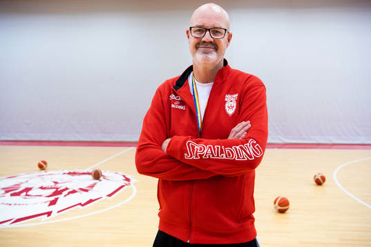 Magnus Hallberg, ordförande och tränare i Högsbo basket,