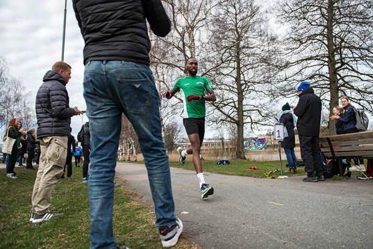 Husein Ibrahim, Ullevi FK, går i mål