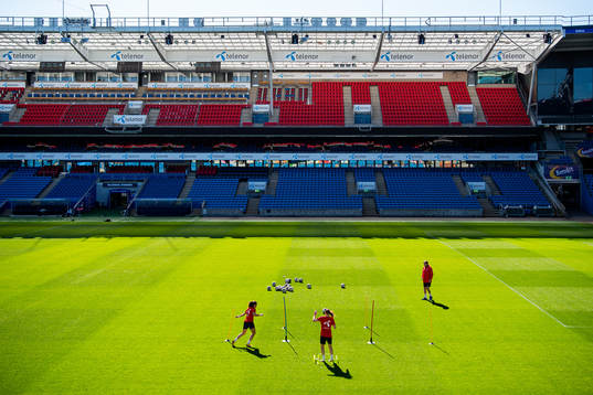 Ingrid Moe Wold and goalkeeper Cecilie Hauståker