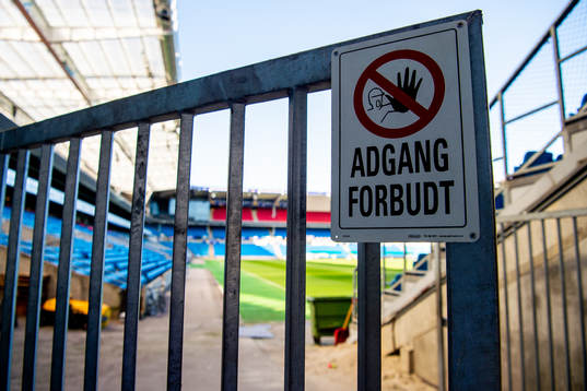 A sign saying «Adgang forbudt»