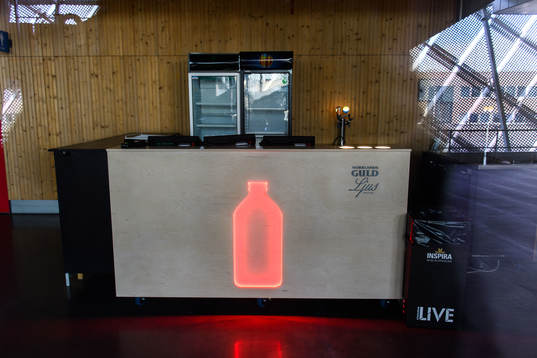 En tom bar på Tele2 Arena