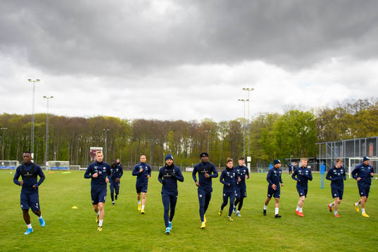 Helsingborgs spelare värmer upp