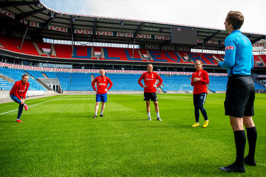 Caroline Graham Hansen, Mats Møller Dæhli, goalkeeper