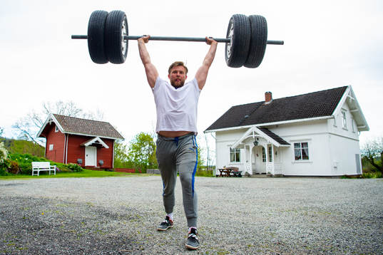 Norwegian discus thrower Ola Stunes Isene trains at the