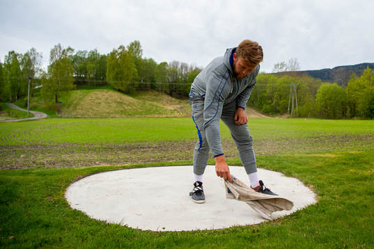 Norwegian discus thrower Ola Stunes Isene trains at the