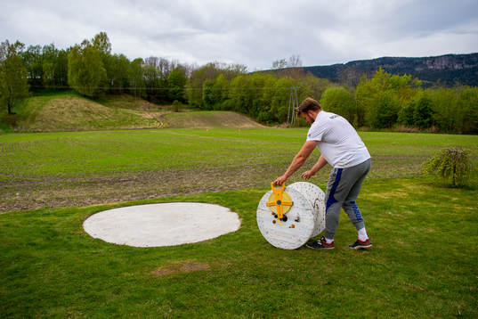 Norwegian discus thrower Ola Stunes Isene trains at the
