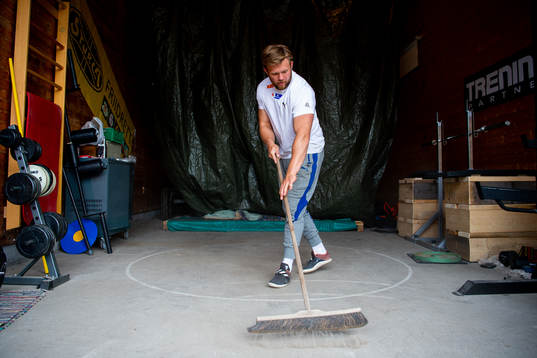 Norwegian discus thrower Ola Stunes Isene trains at the