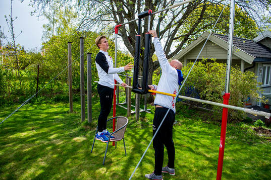 Norwegian pole vaulter Sondre Guttormsen trains together