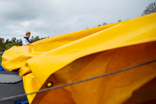 Norwegian pole vaulter Sondre Guttormsen trains at the