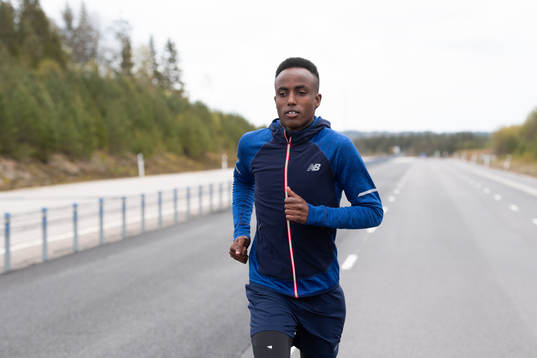Suldan Hassan, Ullevi FK, värmer upp