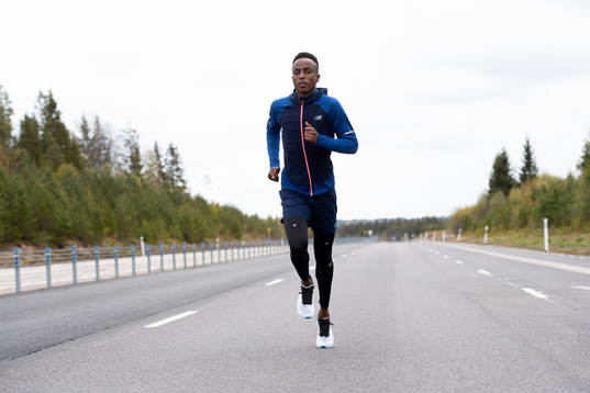 Suldan Hassan, Ullevi FK, värmer upp