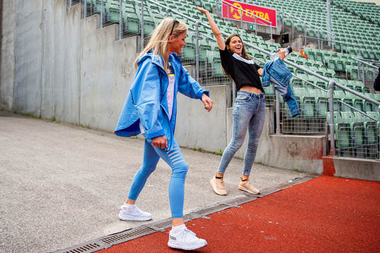Therese Johaug and Amalie Iuel