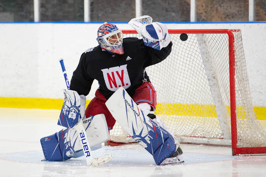 New York Rangers Henrik Lundqvist tränar