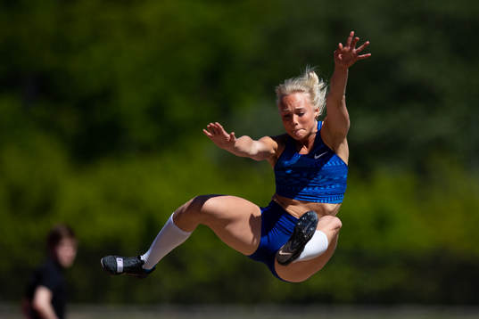 Tilde Johansson hoppar längdhopp