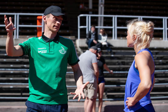 Tränare Erik Svensson och Tilde Johansson