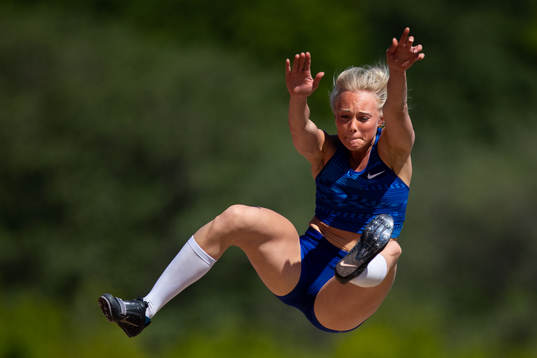 Tilde Johansson hoppar längdhopp