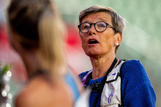 Former athlete Ingrid Kristiansen talks to Therese Johaug