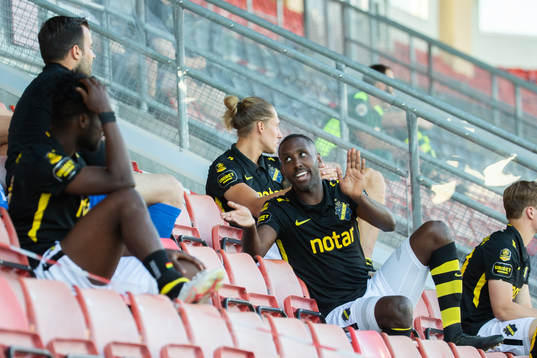 s Henok Goitom på läktaren