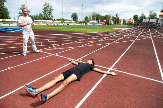 Höjdhopparen Melwin Lycke Holm tränar