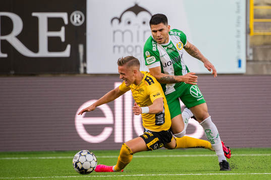 Elfsborgs Jesper Karlsson och Hammarbys Paulinho