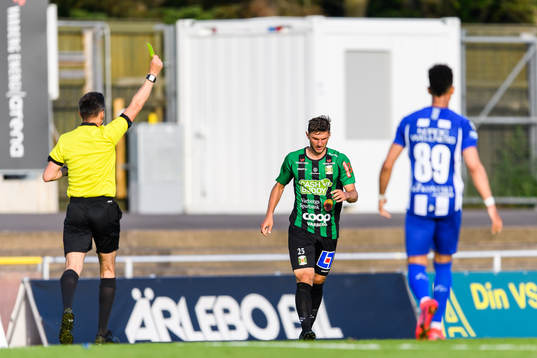 Varbergs Alibek Aliev tilldelas en varning