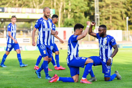 Bläddra bland fler bilder av Fotboll, Allsvenskan, Varberg - IFK Göteborg