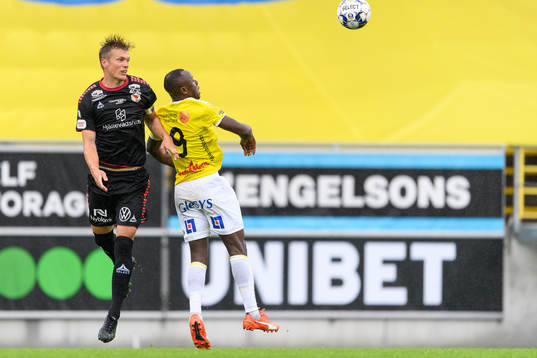 Kalmars Viktor Elm och Falkenbergs Nsima Peter