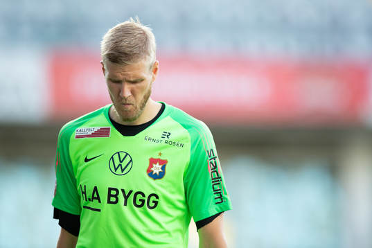 Örgrytes målvakt Fredrik Andersson deppar