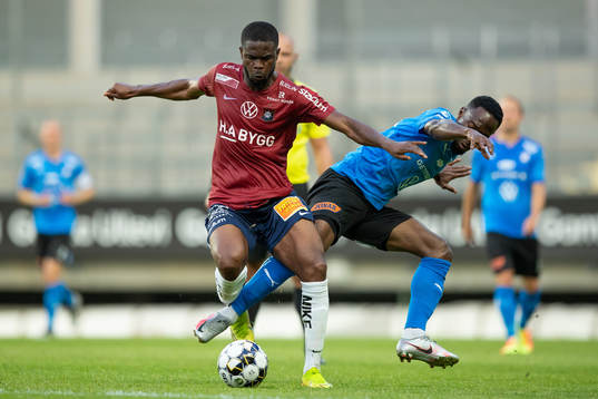 Örgrytes Abdul Razak mot Halmstads Sadat Karim