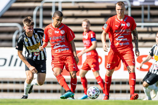 Värnamos Erick Brendon Pinheiro da Silva jagas av