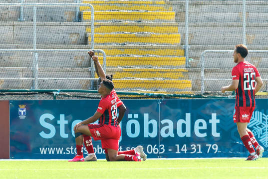 Östersunds Jordan Attah Kadiri och Francis Jon-Baptiste